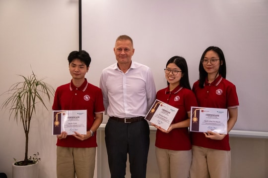 Sinh viên tranh biện về giảm lãng phí thực phẩm