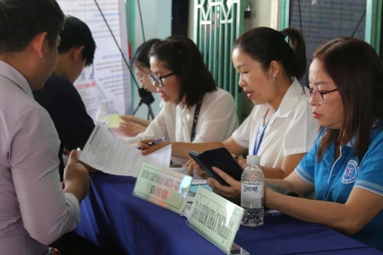 161.000 người thất nghiệp đề nghị nhận trợ cấp tại TPHCM 9 tháng qua