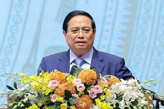 Thủ tướng: Doanh nhân cần 'vươn xa ra biển, bay cao trên trời'