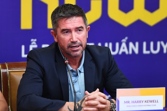 HLV Harry Kewell thích thú với áp lực từ Hà Nội FC