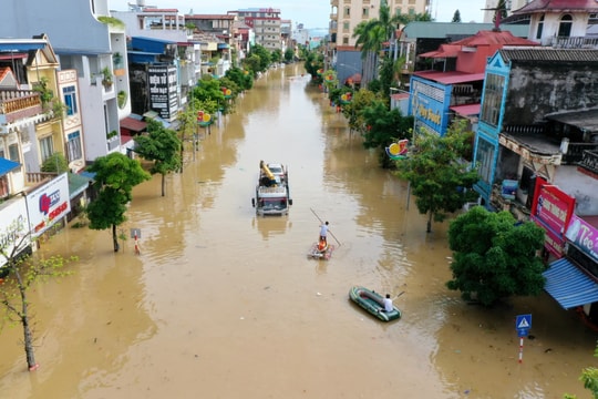 Bốn tỉnh miền Bắc 'chìm' trong lũ lịch sử