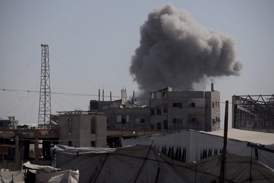 Israel bị tố không kích Gaza sau khi đạt thỏa thuận với Hamas