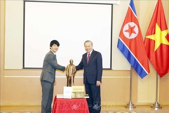 Tổng Bí thư Tô Lâm thăm Đại sứ quán Việt Nam tại Triều Tiên
