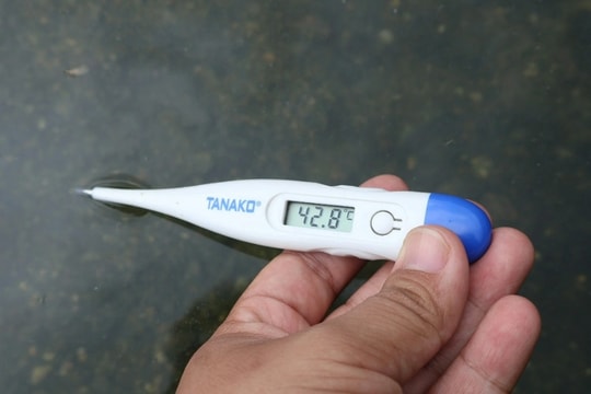 Bể nước tự sôi, bốc khói ngày đêm ở Đà Nẵng