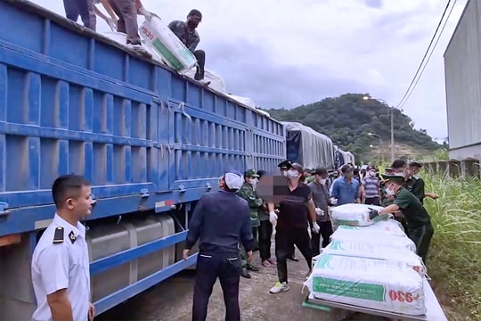 120 bộ đội biên phòng chặn bắt hai xe đầu kéo chở nửa tấn ma túy