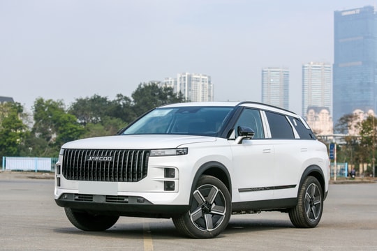 Jaecoo J7 PHEV khuyến mãi 80 triệu đồng