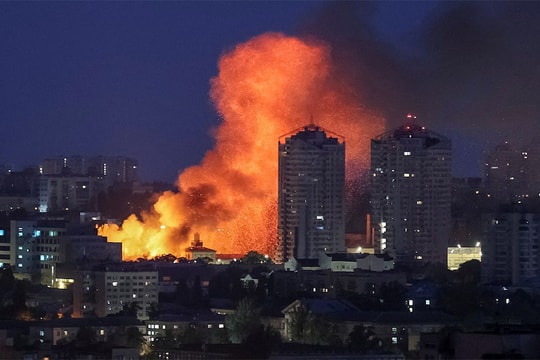 Nga tập kích quy mô lớn, thủ đô Kiev mất điện