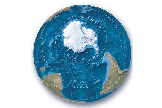 Quốc gia nào được 3 đại dương bao quanh?