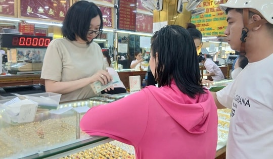 Lúng túng với quy định mới khi mua bán vàng từ 10-10