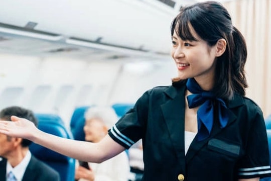 Hành khách nam bị cáo buộc tấn công tình dục phụ nữ trên máy bay