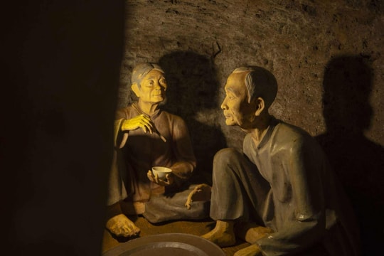 Đường hầm xuyên lòng đất Vịnh Mốc như mê cung