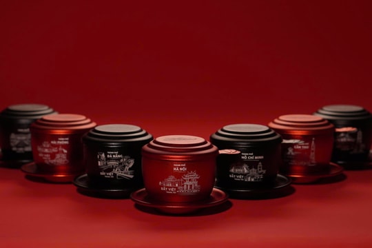 Phin cà phê khắc biểu tượng 34 tỉnh thành