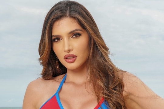 Thí sinh Miss Grand diễn trang phục áo tắm