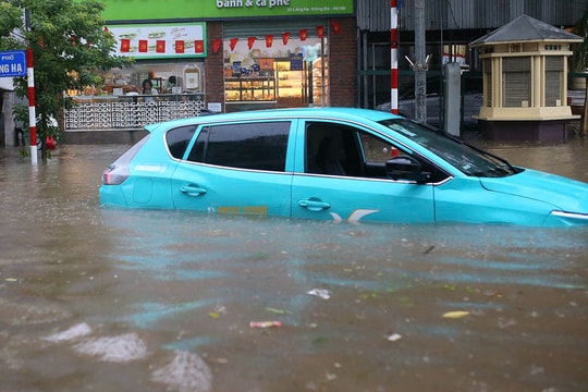 Hơn 2.600 xe hư hỏng do bão số 10, 11