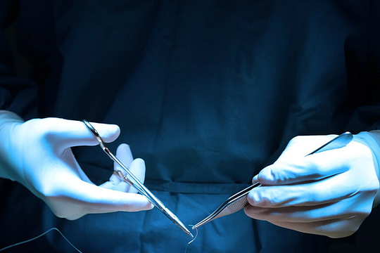 Nhiễm trùng sau gắn bi vào bao quy đầu