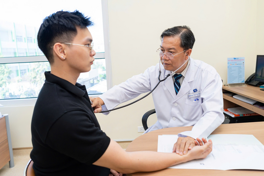 Có nên tự dùng thuốc cảm sốt chữa cúm?