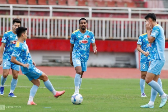 Cao Quang Vinh Pendant: 'Tuyển Việt Nam cần đá quyết liệt hơn'