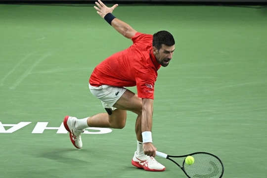 Djokovic thua sốc ở bán kết Thượng Hải Masters