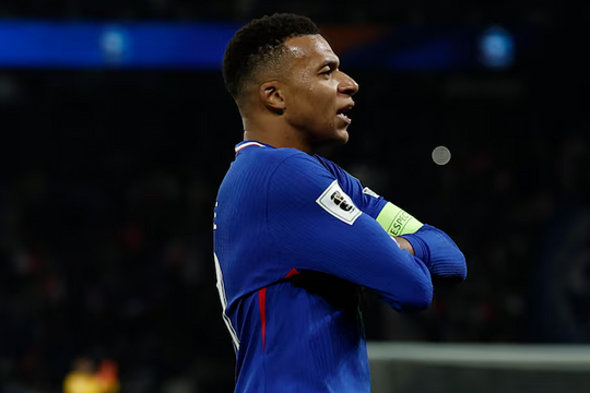 Mbappe ghi bàn 10 trận liên tiếp