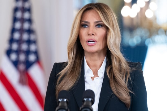 Bà Melania tiết lộ đã thảo luận với ông Putin về trẻ em Ukraine