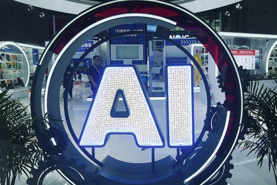 Trung Quốc cảnh báo quan chức không 'giao bí mật nhà nước cho AI'