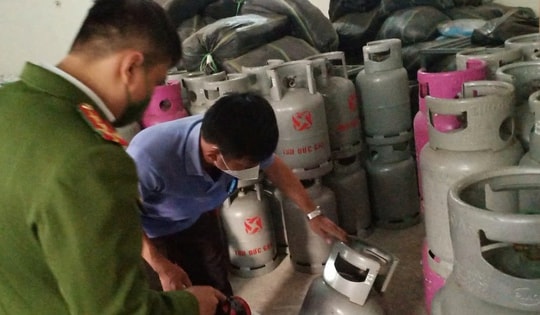 Căng sức bảo vệ thương hiệu