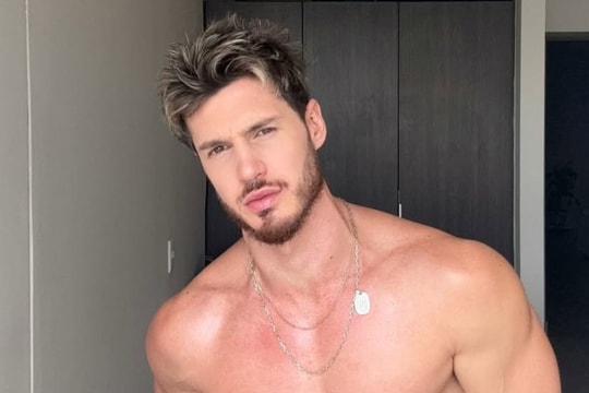 Nam ca sĩ Fede Dorcaz bị bắn chết khi đang lái xe