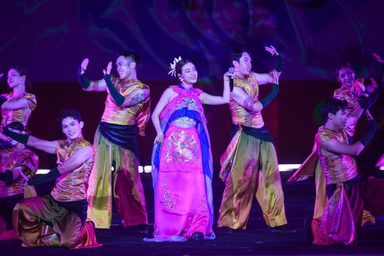 Những khoảnh khắc đáng nhớ trong đêm bế mạc Lễ hội Văn hóa Thế giới