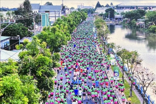 Giải Marathon 'Đất Sen Hồng' thu hút trên 12.000 vận động viên