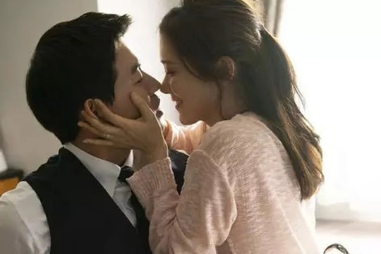 Cú "quay xe" bất ngờ của người tình trẻ khiến tôi mất cả vợ lẫn bồ