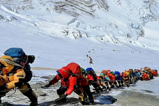 Leo Everest nguy hiểm thế nào