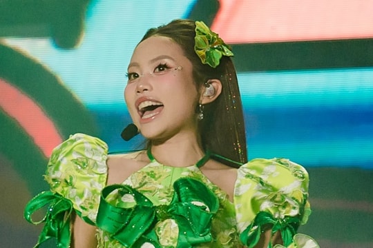 Phương Mỹ Chi buồn vì sự cố âm thanh