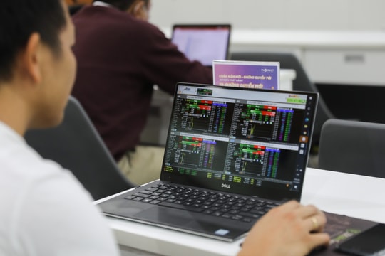 Doanh nghiệp ồ ạt lên sàn chứng khoán