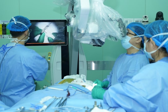 Cấy thành công thiết bị điều trị động kinh kháng thuốc