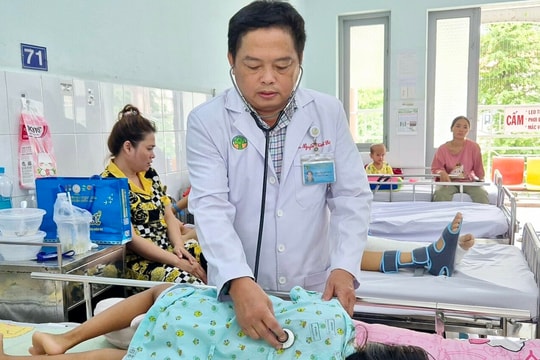 Bé gái trượt patin ngã, hai năm sau phát hiện gãy cột sống cổ