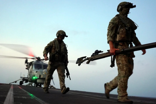 Lính bắn tỉa Anh hạ tàu chở 1,5 tấn ma túy bằng một phát đạn