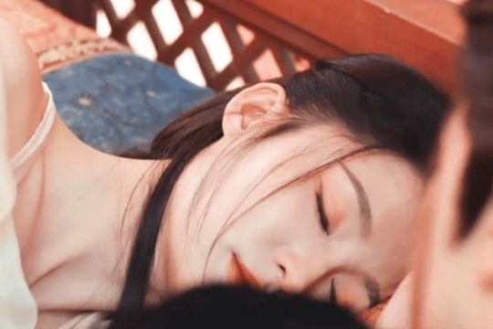 Cảnh 18+ trong phim cổ trang gây bàn tán