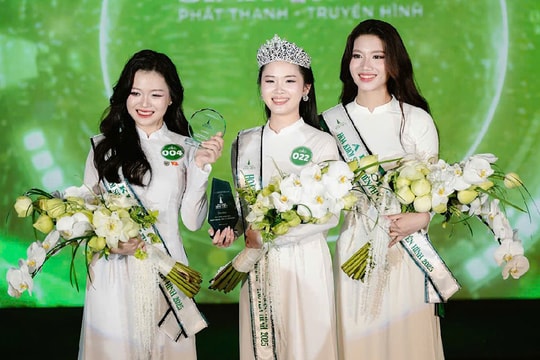 Giọng sáng, dáng xinh - nơi tôn vinh bản lĩnh sinh viên báo chí truyền thông