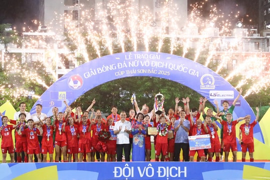 Xuất hiện đội bóng Việt Nam 15 lần vô địch quốc gia