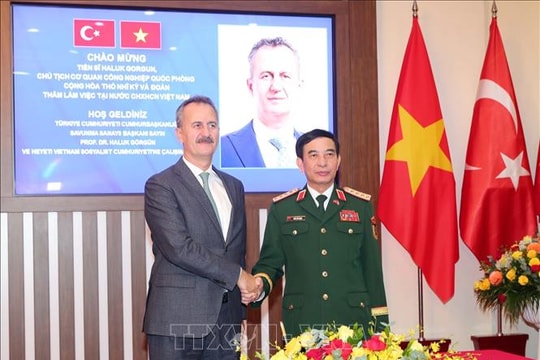 Việt Nam quan tâm hợp tác quốc tế về công nghiệp quốc phòng