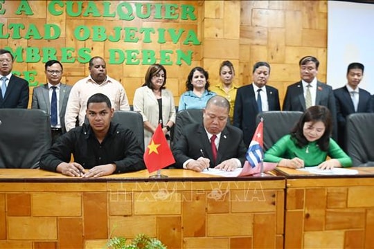 Việt Nam - Cuba đẩy mạnh hợp tác về công nghệ sinh học