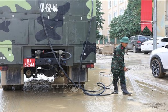 Quân đội khắc phục hậu quả bão lũ tại các kho đạn, kho xăng dầu