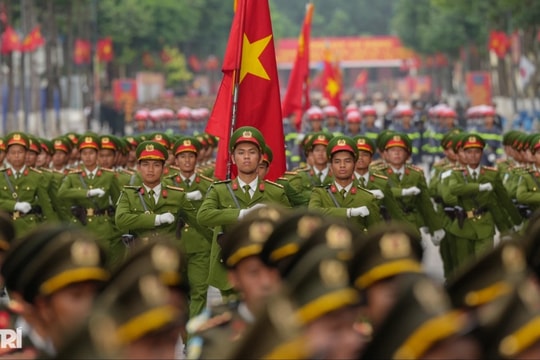 Quy định mới về mức đóng BHYT của sĩ quan, chiến sĩ công an từ 13/10