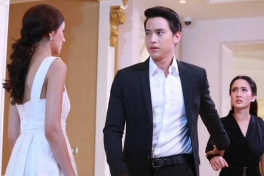 Vô tình gặp bạn trai ở bữa tiệc, tôi bật khóc khi thấy anh sánh đôi cùng ai