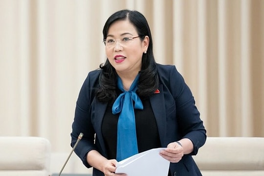 'Hợp đồng bảo hiểm rất dày nên nhiều người không thể đọc hết'