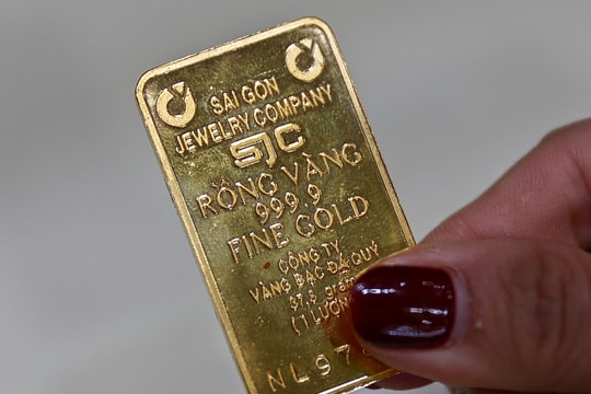 Đề nghị xem lại việc áp thuế thu nhập với mua bán vàng miếng