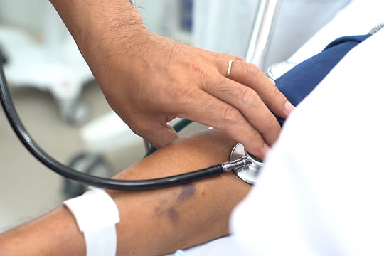 Bác sĩ Chợ Rẫy cứu hai người đột quỵ ở Phú Quốc