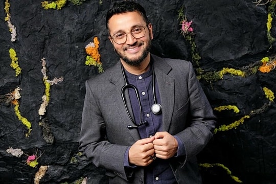 Bác sĩ tiêm chất chiết xuất từ não lợn để có tuổi sinh học 24