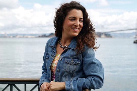 Thuê biển quảng cáo trên xa lộ Mỹ để tìm chồng