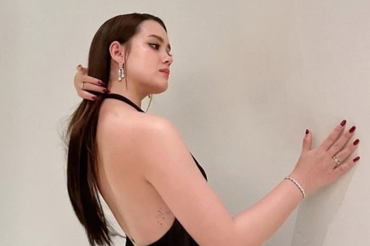 Nhan sắc nữ diễn viên trong phim 18+ đang dẫn đầu phòng vé Việt